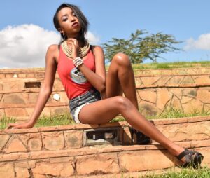 ester-3-300x254